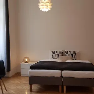 Spálená Studio Praga