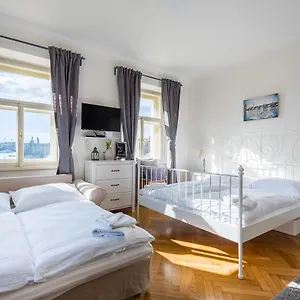  Apartament Kafka With Bridge View